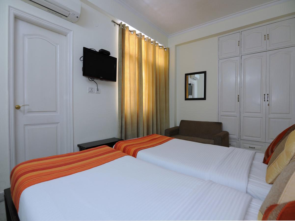 Mehra Residency At The Airport Hotel New Delhi Buitenkant foto