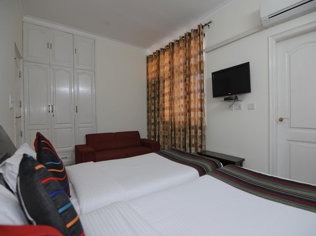 Mehra Residency At The Airport Hotel New Delhi Buitenkant foto