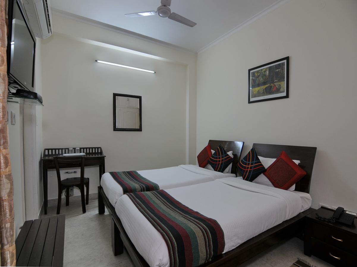 Mehra Residency At The Airport Hotel New Delhi Buitenkant foto