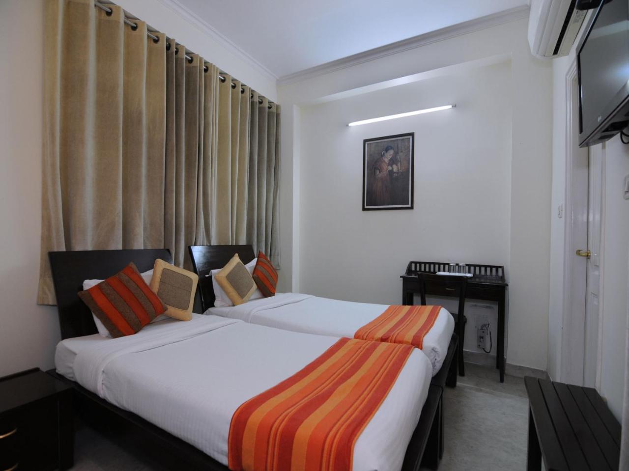 Mehra Residency At The Airport Hotel New Delhi Buitenkant foto